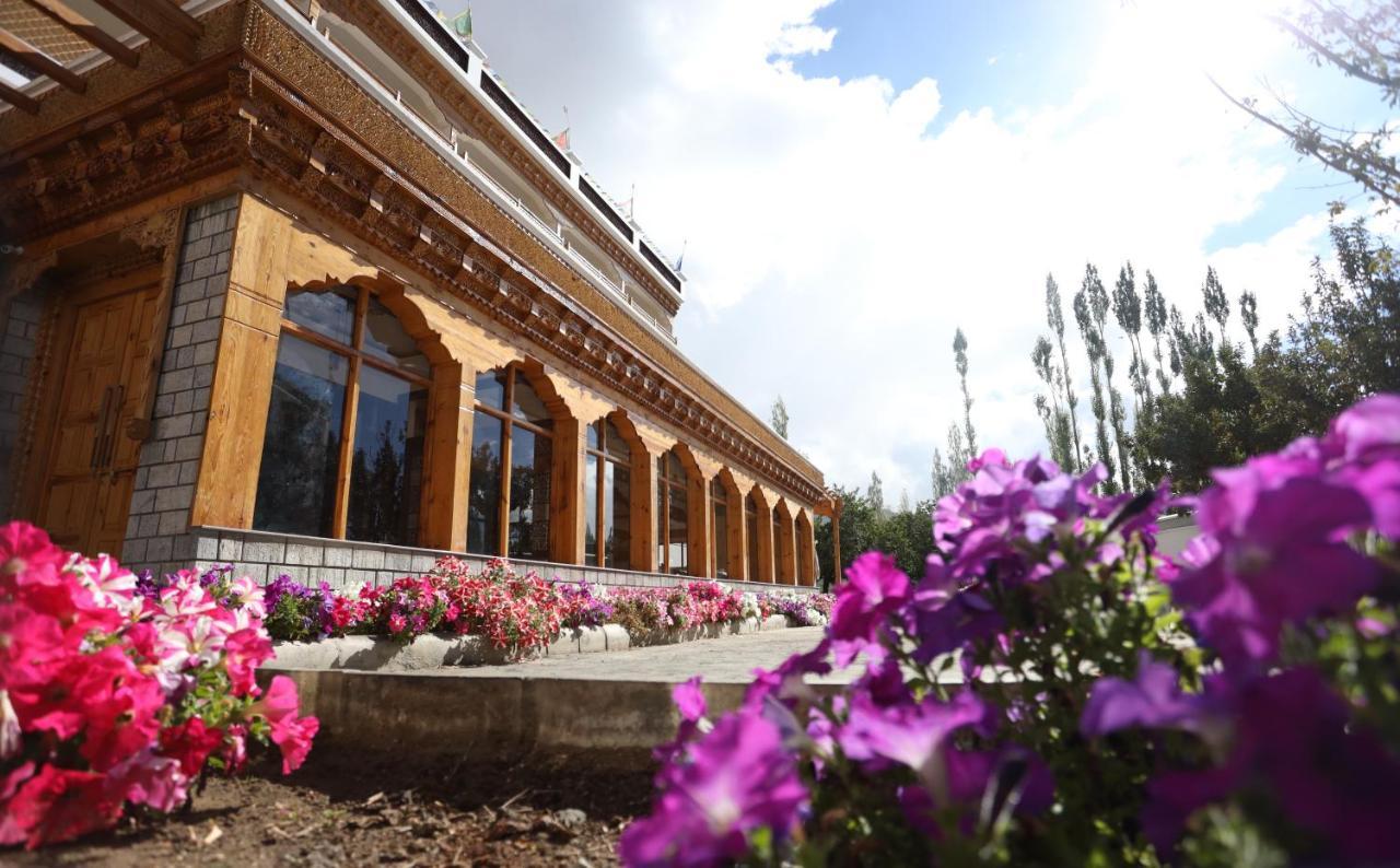 Hotel The Grand Khasdan Leh Luaran gambar