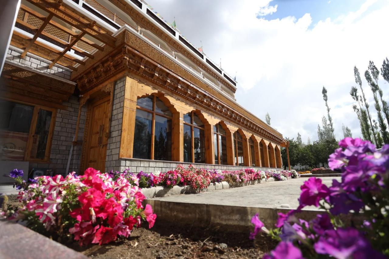 Hotel The Grand Khasdan Leh Luaran gambar